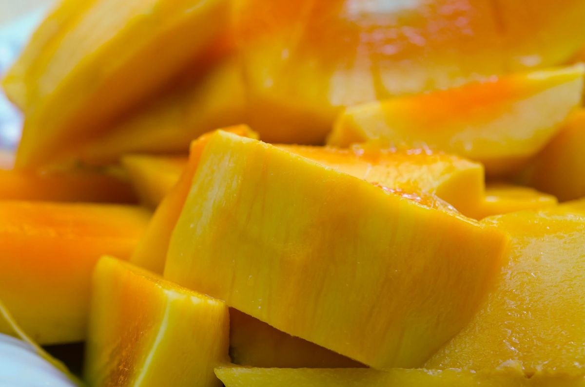 Mango - idealny owoc na lato. Słodki i aromatyczny