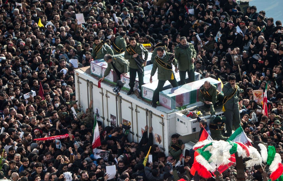 Iran. Wybuchła panika na pogrzebie generała Kasema Sulejmaniego. Zginęło co najmniej 50 osób