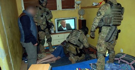 Policja rozbiła duży gang narkotykowy z Wołomina. Zatrzymano 32 osoby