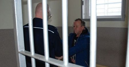 Wsadził żywego psa do worka i wrzucił do jeziora. Trafił za kratki