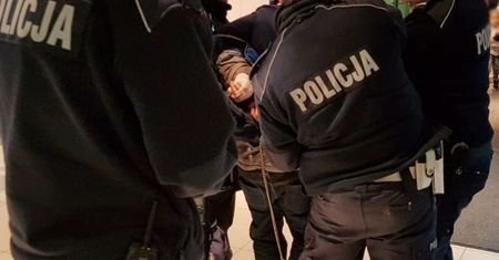 Szczecin: atak nożownika w centrum handlowym. Dwie osoby ranne