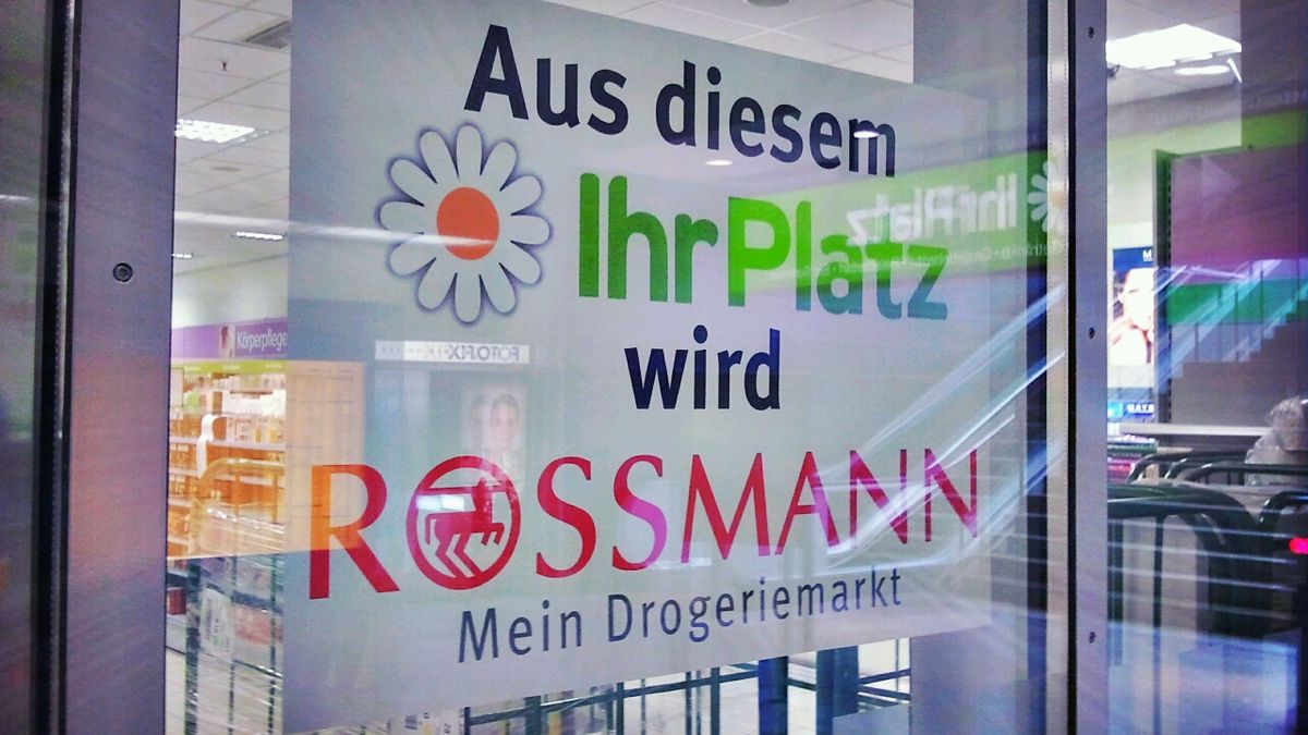 Według badań Eurostatu liczba wakatów w handlu hurtowym i detalicznym doszła u naszego zachodniego sąsiada do 154 tys. 