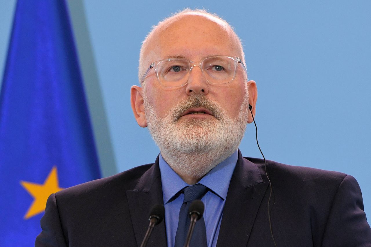 Timmermans zapowiada kolejne kroki. "Możliwe skierowanie sprawy ustawy o SN do TSUE"