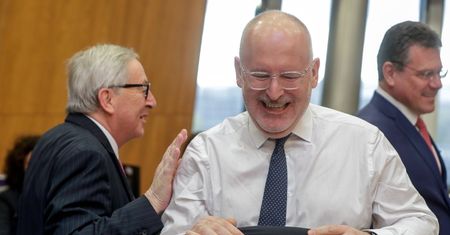Wybory do Parlamentu Europejskiego 2019. Frans Timmermans w Polsce. "Stary lis robi interesy z SLD"