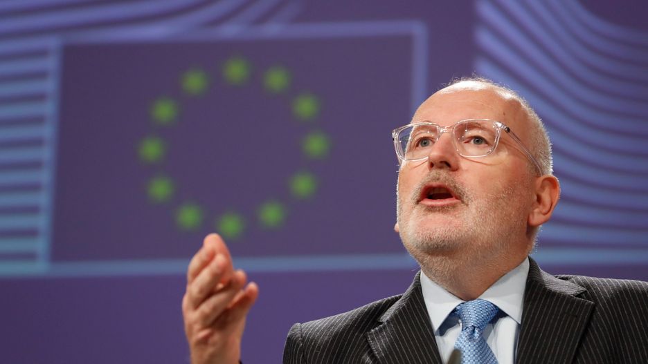 Frans Timmermans: KE nie wycofa się ws. Polski