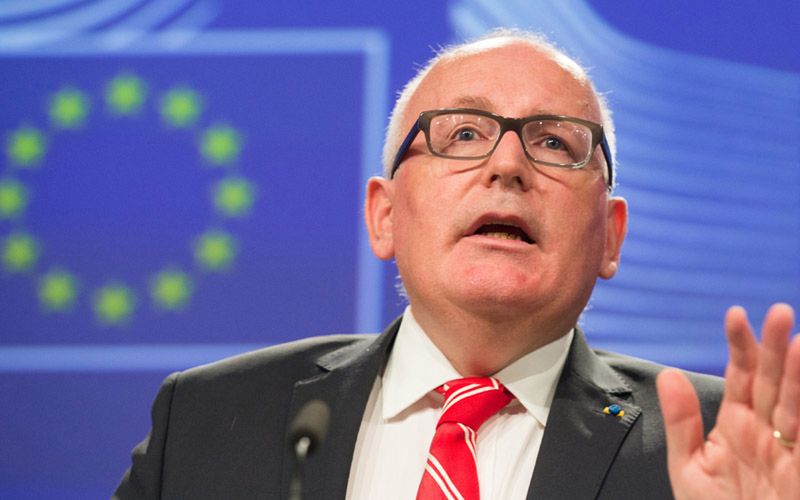 Ujawniono odpowiedź Timmermansa na list Waszczykowskiego