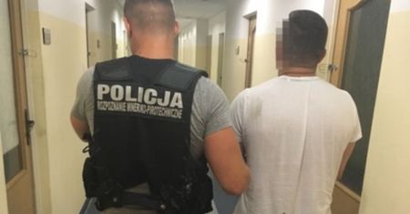 Udawali policjantów. Teraz grozi im prawdziwe więzienie