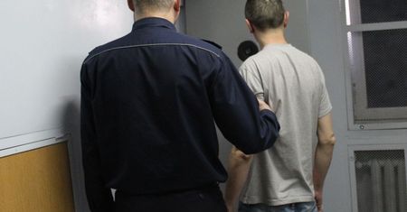 Wieluń. Okradł pielęgniarkę, która udzielała mu pomocy
