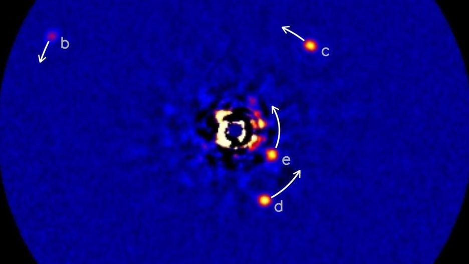 Korzystając z połączenia dwóch technik udało się spojrzeć z bliska na planetę