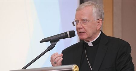 LGBT i "tęczowa zaraza". Kolejne wsparcie dla arcybiskupa Marka Jędraszewskiego z zagranicy