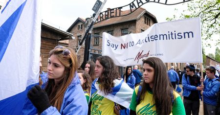 Marsz Żywych idzie "drogą śmierci". 10 tysięcy uczestników