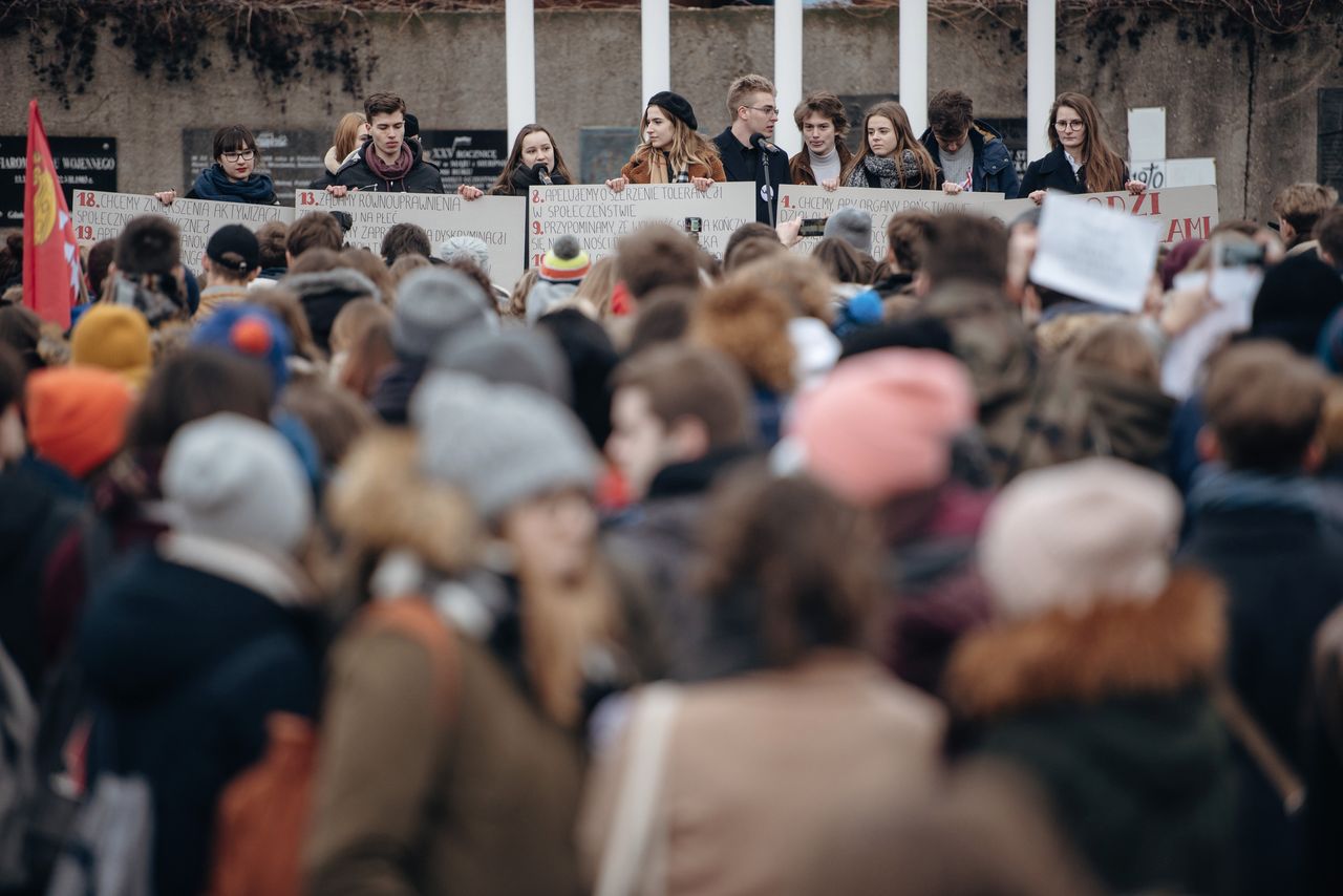 Kuratorium ma pytania ws. marszu ponad podziałami. Chce wiedzieć, po co skrócono lekcje