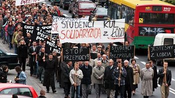 Milczący pochód zakończył się modlitwą na Placu Litewskim