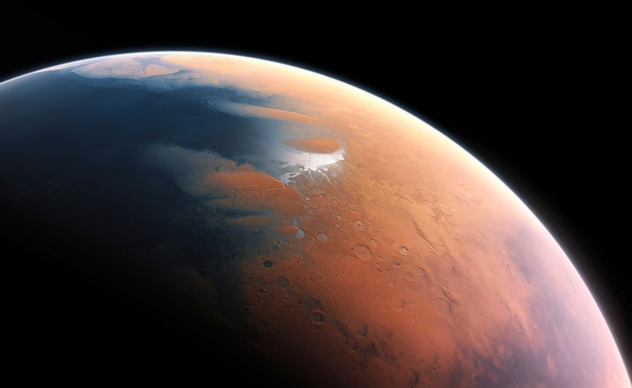 Jest woda na Marsie! Ale czy możemy tam zamieszkać? Pytamy odkrywcę