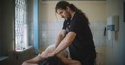 "Robię to, co chciałem. Nie byłoby tak, gdybym widział" – Robert, masażysta z Warszawy