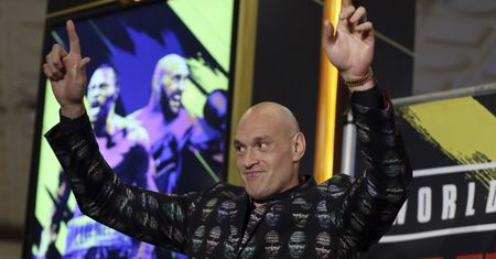 "Bez maski": tajemnice jednego z najlepszych pięściarzy świata [FRAGMENT]