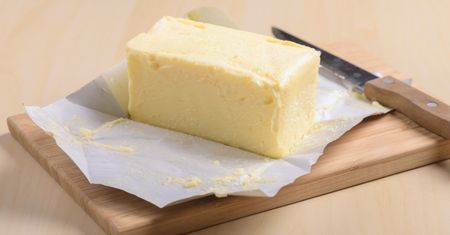 Jak wykorzystać papier po maśle? W ten sposób nie zmarnujesz jedzenia