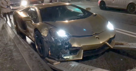 Złote lamborghini rozbite w Warszawie. "Ubezpieczyciel ogłosi upadłość"