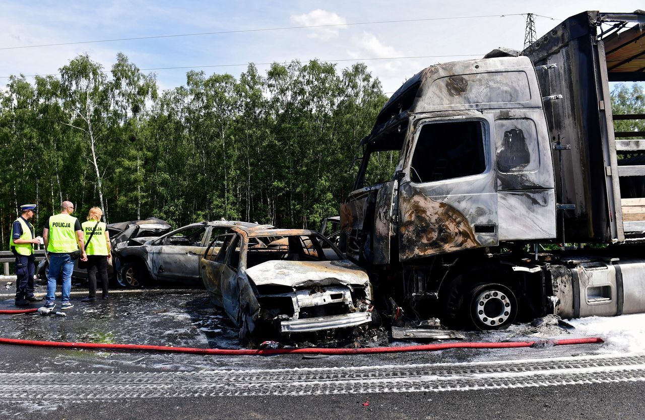 Karambol na A6 pod Szczecinem. Uczestnik wypadku: słyszałem krzyki ludzi, którzy się palili