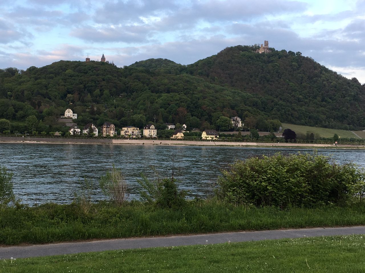 Widok na Siedmiogórze z Bonn. To tu ostatnich dni dożywał nazistowski zbrodniarz Wilhelm Koppe 