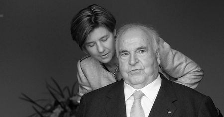 "Niech spoczywa w pokoju". Kondolencje polityków po śmierci Kohla