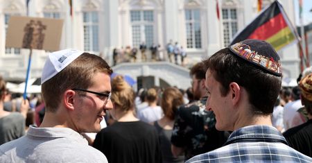 Niemcy nie są bezpieczne dla żydów. Muszą uważać, gdzie chodzą z nakryciem głowy