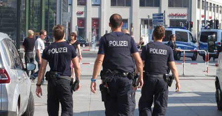 Niemcy: Policjanci przyznają się do alkoholowej orgii