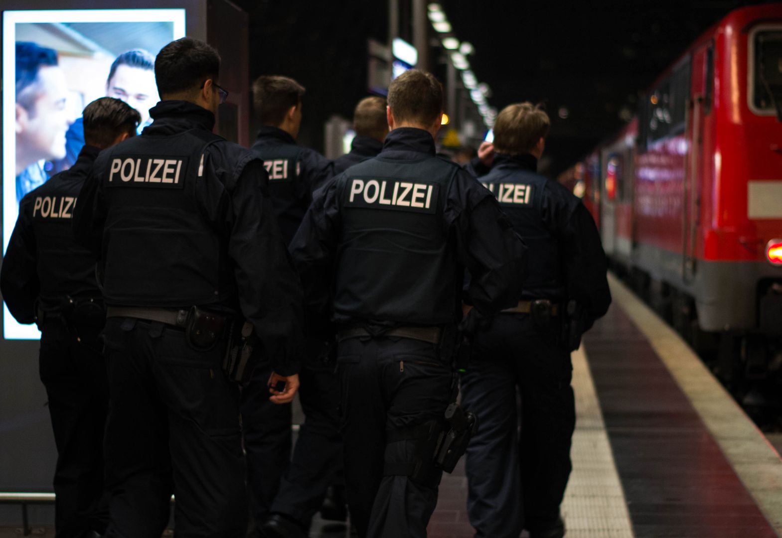 Imigranci z granatami zatrzymani w centrum Drezna