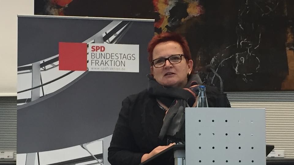 Elke Ferner