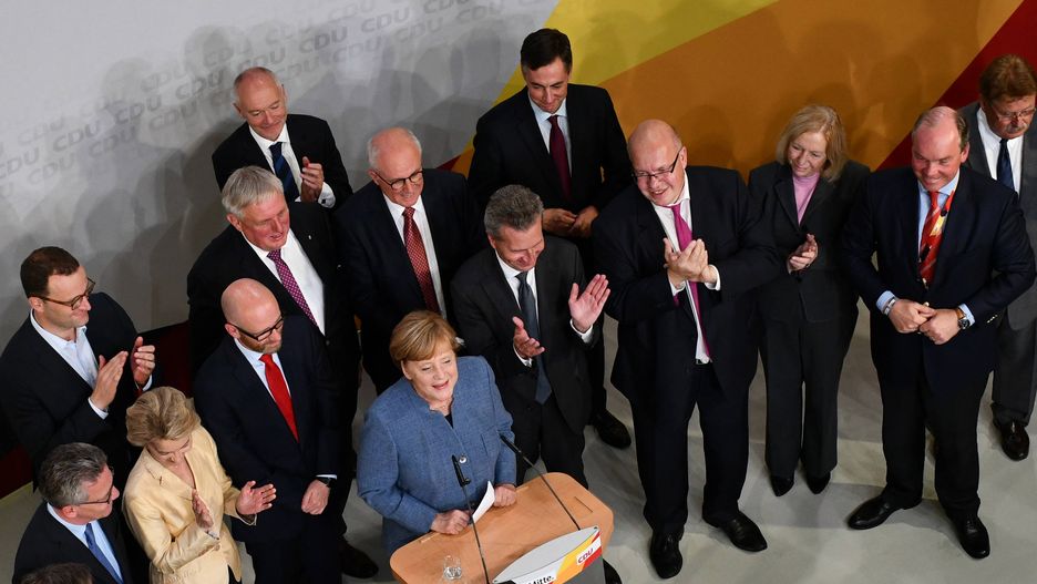 Angela Merkel świętująca zwycięstwo w niedzielnych wyborach do Bundestagu.