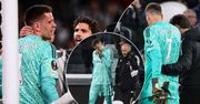 Wojtek Szczęsny miał problemy z oddychaniem w czasie meczu. Ze łzami w oczach opuścił boisko. W jakim jest stanie?