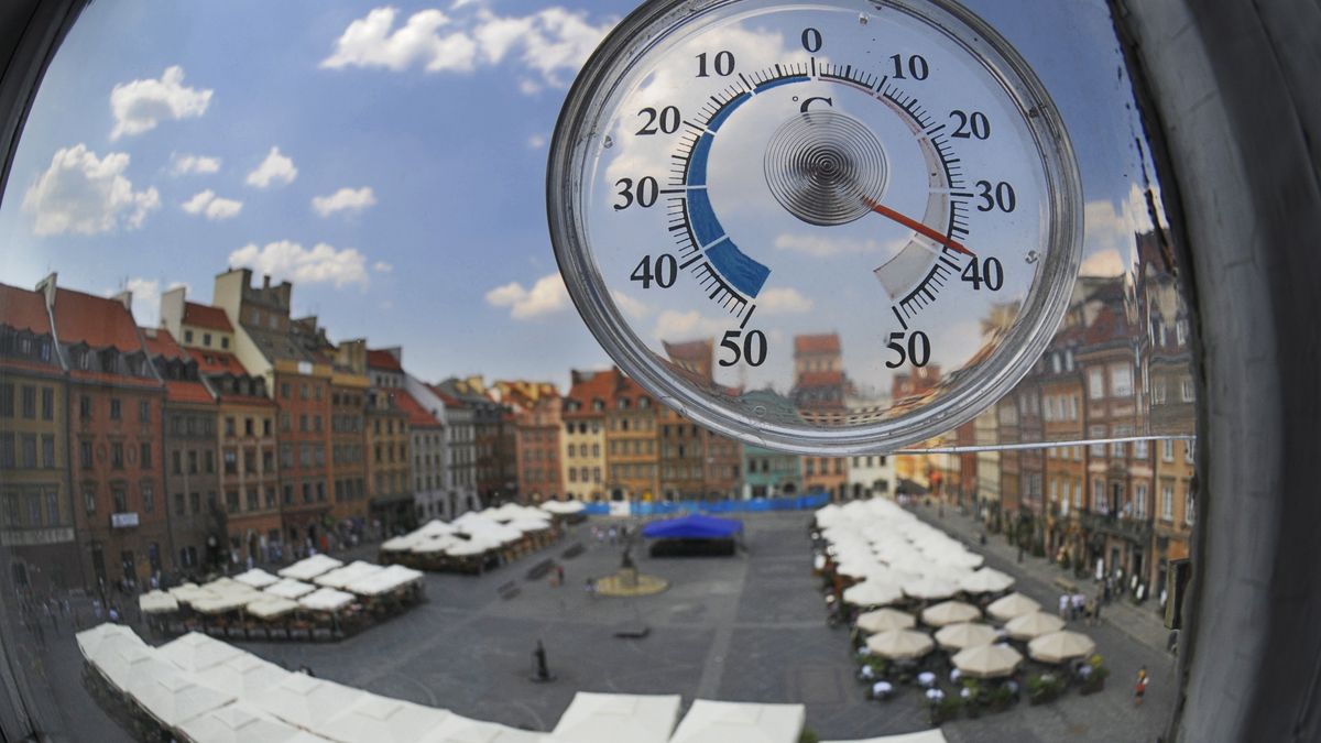 Państwowa Inspekcja Pracy przyjęła w tym roku prawie 400 skarg pracowników, którzy skarżą się na zbyt wysoką temperaturę i brak zimnych napojów.