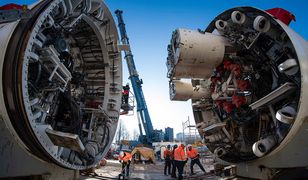 Metro na Bródnie przygotowane do drążenia tunelu. Tarcze Anna i Maria ruszają pod ziemię [ZDJĘCIA]