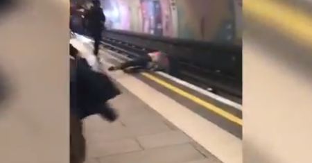 Polacy zataczali się w londyńskim metrze i spadli na tory. W ostatniej chwili zostali uratowani