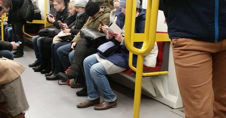 Przez internet Polacy nie czytają książek? Nie, kiedyś wcale nie było lepiej