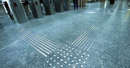 Mieszkanka Szanghaju oburzona funkcjonowaniem metra. "Osoby spoza Warszawy wpadają w pułapkę"