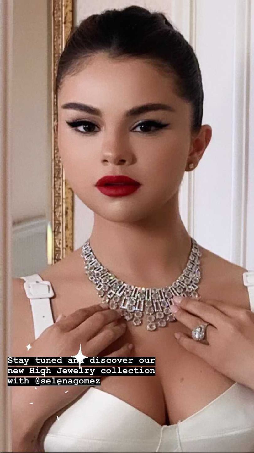 Selena Gomez - naszyjnik marki  Bulgari