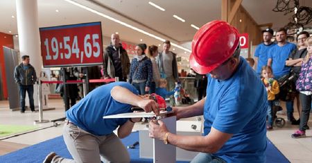 Skręcali meble IKEA na czas. Pierwsze takie zawody w Polsce