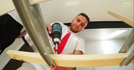 Ikea zapłaci gigantyczne odszkodowanie za śmierć z powodu komody. "Polacy mają w domach tysiące źle skręconych mebli"