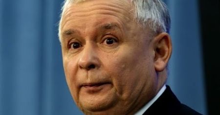 PiS traci w sondażach. PO dosłownie depcze Kaczyńskiemu po piętach