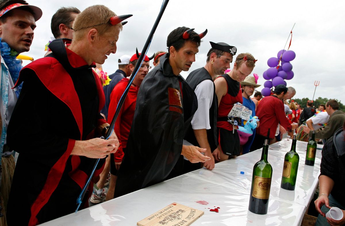 Wino, ostrygi i śpiew. Tak wygląda maraton w Medoc