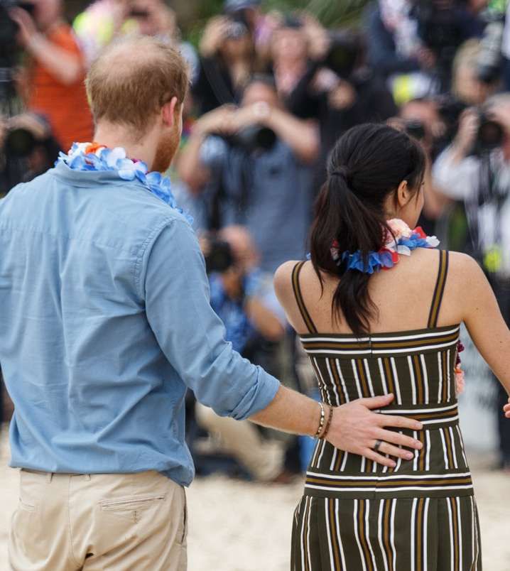 Meghan Markle w ciąży i książę Harry na plaży Bondi w Sydney