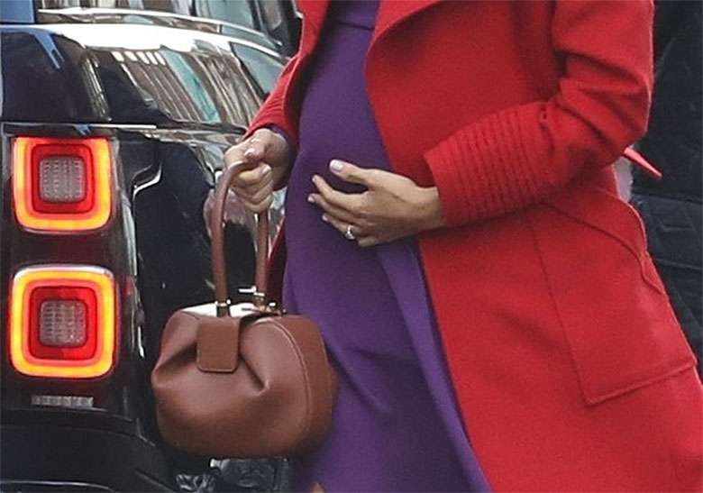 Stylizacja Meghan Markle w Birkenhead