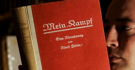 ''Mein Kampf'' w niemieckich księgarniach pierwszy raz po wojnie