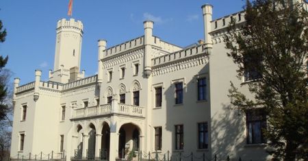 Niemcy wyprzedają historyczne zamki tuż przy polskiej granicy. W cenie willi pod Warszawą