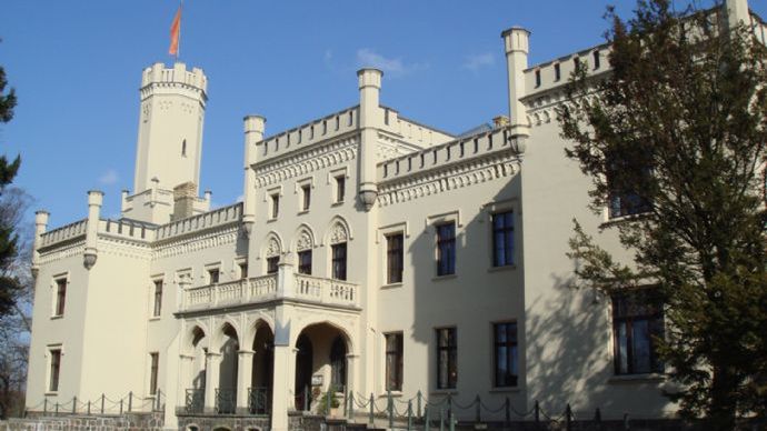 Zamek, w którym mieści się "romantyczny hotel", można teraz kupić za 1,5 mln euro