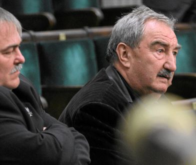 Kolejny atak na biuro PiS. Emocjonalny komentarz posła