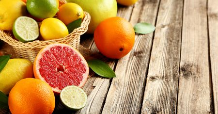 Teraz jest najtańsze i jednocześnie bardzo smaczne. Poznaj właściwości pomelo