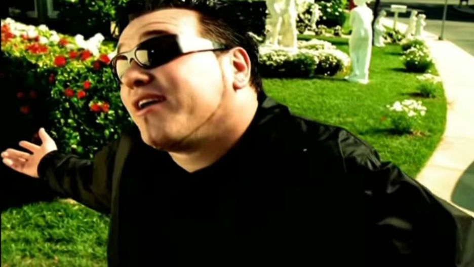 Fragment teledysku do utworu "All Star" zespołu Smash Mouth