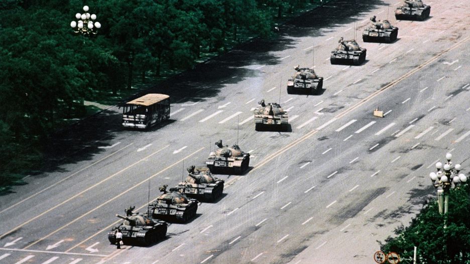 Słynna fotografia z pekińskiego planu Tiananmen.